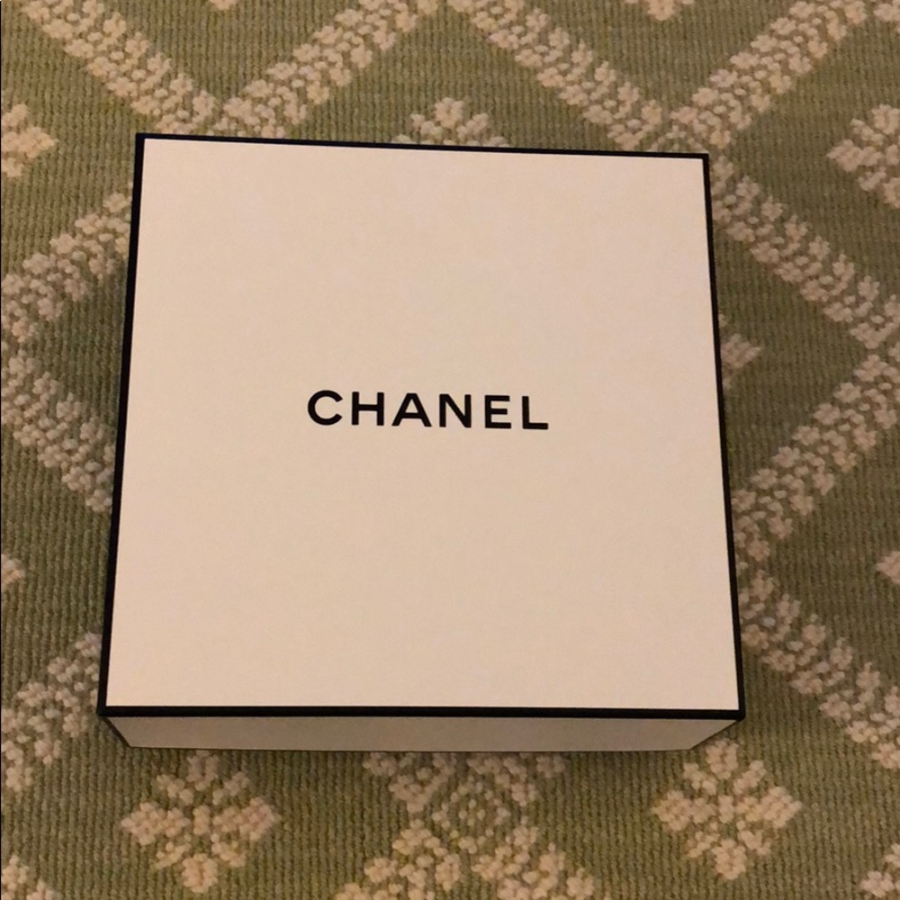 Chanel gift box